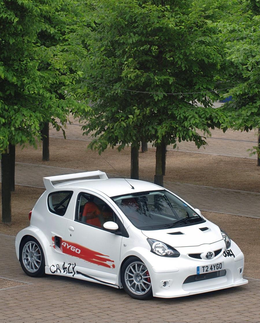  Toyota Aygo Crazy 2008 года  (фото 9 из 16)